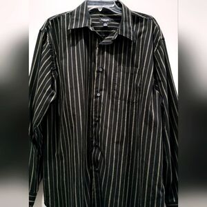 Men's Van Heusen Dress Shirt Button Up Black Striped Long Sleeve Large  No Iron